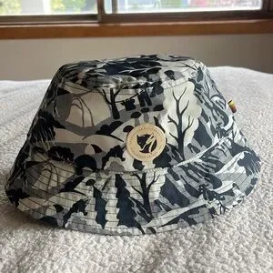 NWT Specialized Fjällräven Bucket Hat Limited Bike Lifestyle Collab UNISEX L/XL Specialized/Fjällräven Bucket Hat – Incycle Bicycles main image 3